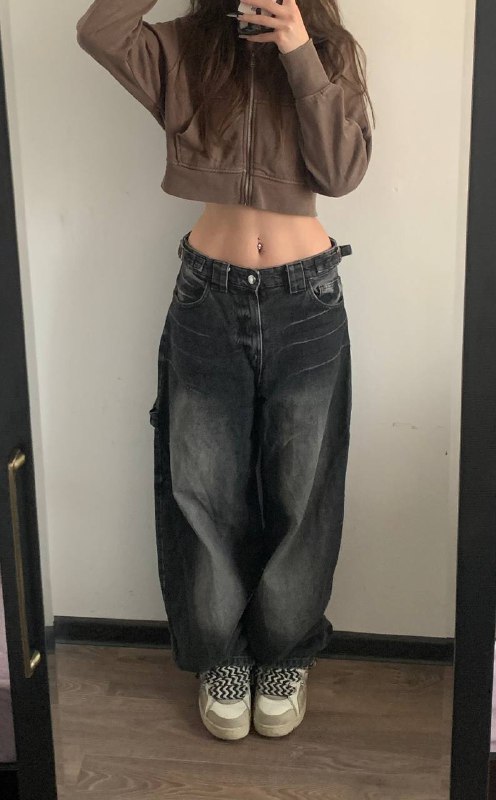 balloon jeans, super baggy jeans, baggy shorts, GAP jeans, Mustang jeans, T shirt, skirt, Dolce&Gabbana jeans