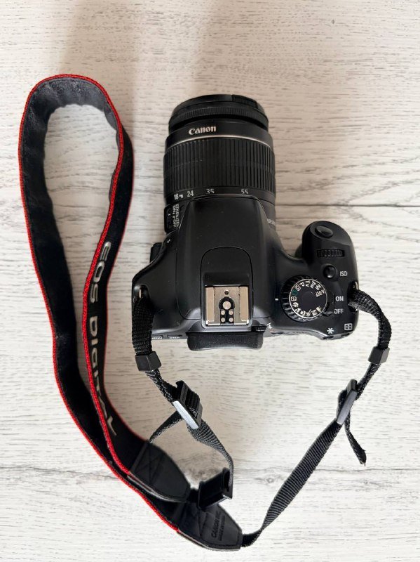 Фотоаппарат Canon 550d с объективом Canon EF-S 18-55