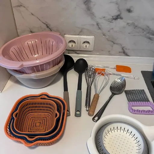 Mutfak seti, süzgeçler, spatulalar