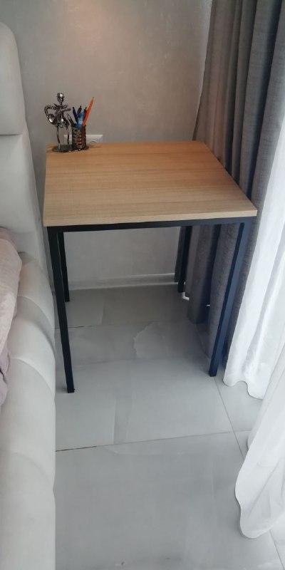 Стол 60×60×75, Модем Xiaomi 2.4 GHz / 5 GHz