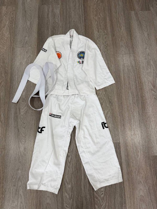 Детское кимоно с белым поясом