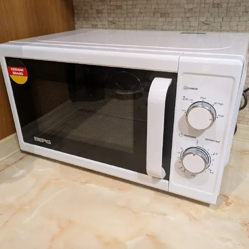 Микроволновка BERG BMW-20W 700 Вт