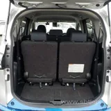 Toyota Sienta Hybrid 3