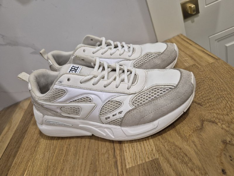 куртка DIESEL, джинсы diesel, кожаная куртка barney's, джинсовая куртка diesel, кроссовки diesel 9