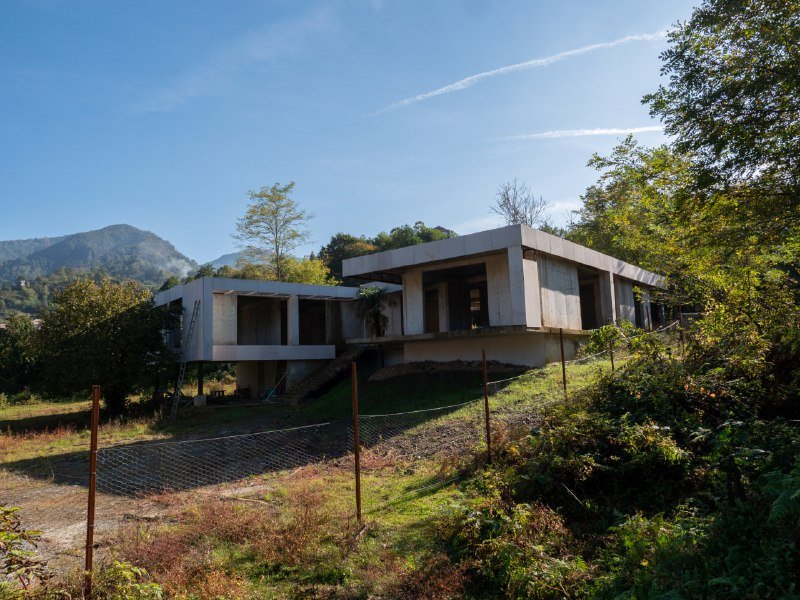 Монолитный дом и участок в Орта Батуми 9