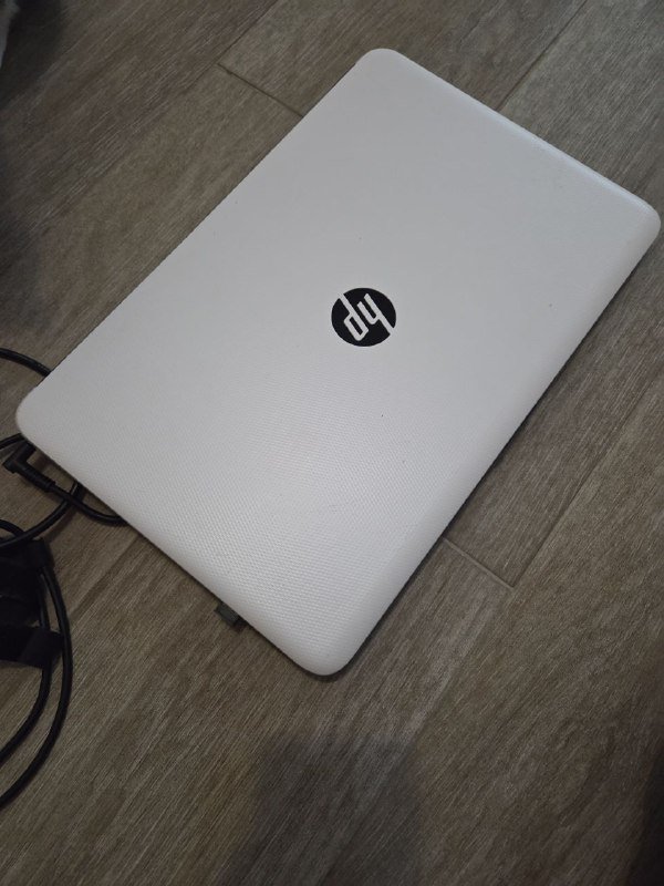 Ноутбук HP 15-ac140ur, Core i5, Radeon Graphics, мышь, коврик
