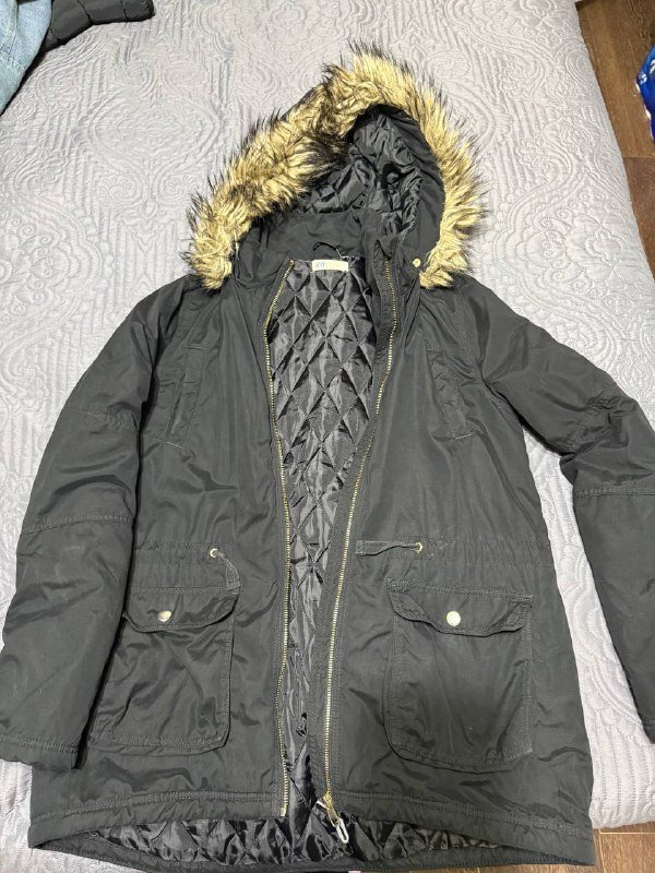 Дутая куртка с мехом NEXT, юбки Zara, джинсовая куртка, черная парка H&M 9