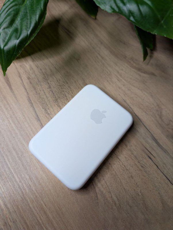 Беспроводная зарядка Apple MagSafe Battery Pack 2