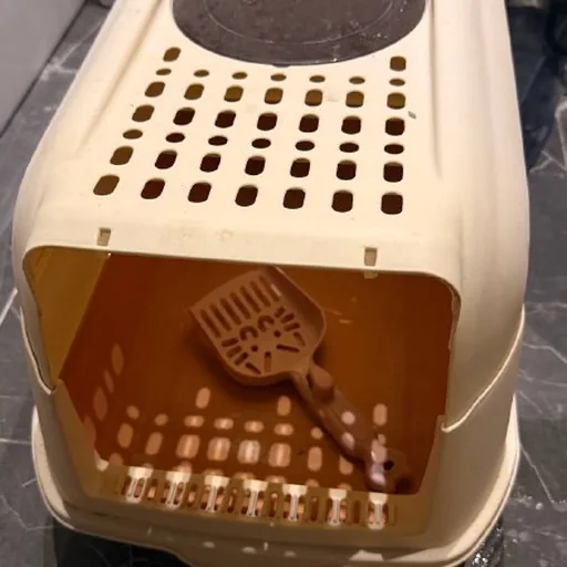 Cat litter box