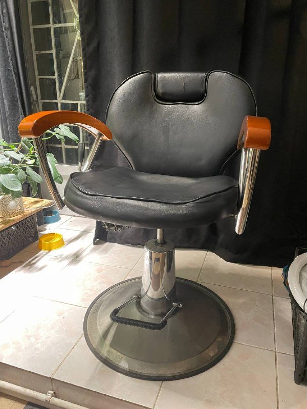 Парикмахерское кресло, мобильная мойка, рабочий стул, зеркало, стерилизатор