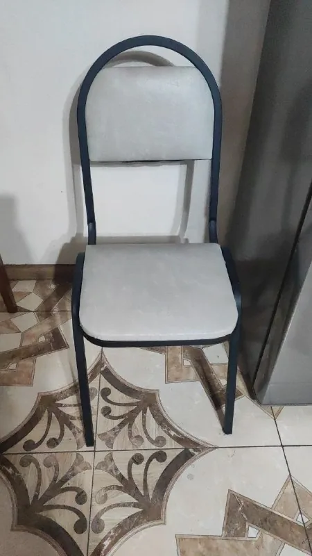 სკამი 1