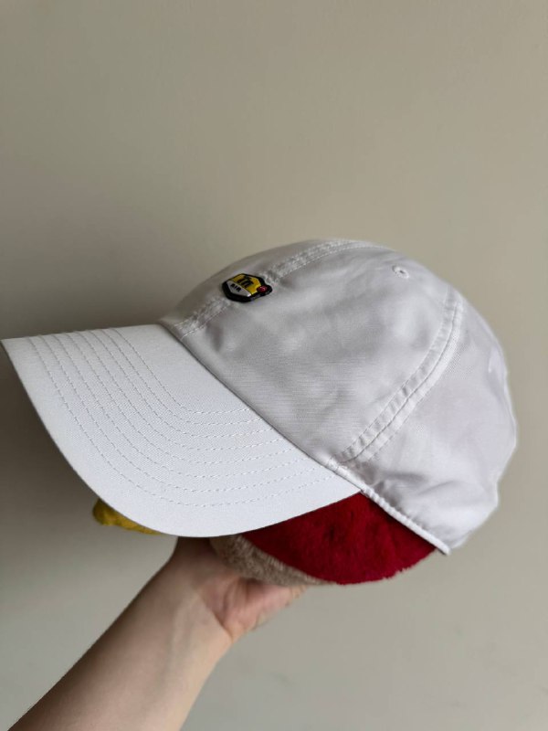 Шорты Carhartt, Сумка Kipling, Футболка Nike, Кепка Saucony, Джинсы True Religion, Футболка Yamaha, Кроссовки Nike, Штаны Nike, Кепка Nike Tn 9