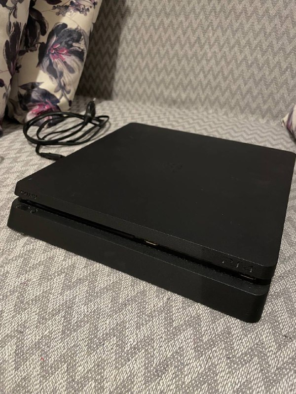 PlayStation 4 slim 500 gb 2