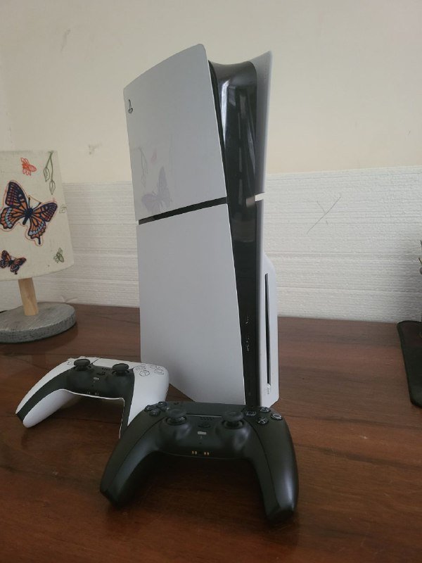 PS5 с 2 джойстиками и играми