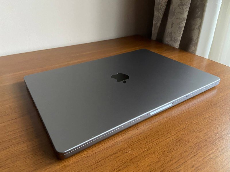 MacBook Pro 16" M1 Pro, 16GB RAM, 1TB SSD 3