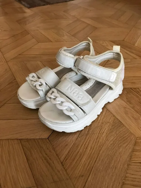 Босоножки 1
