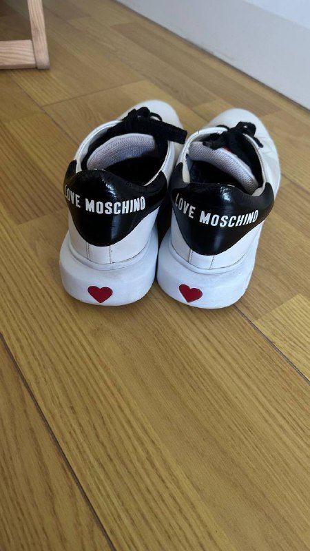Кроссовки Moschino 40 размер 3