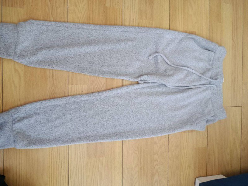 брюки, футболка с Микки, поло, две куртки, худи