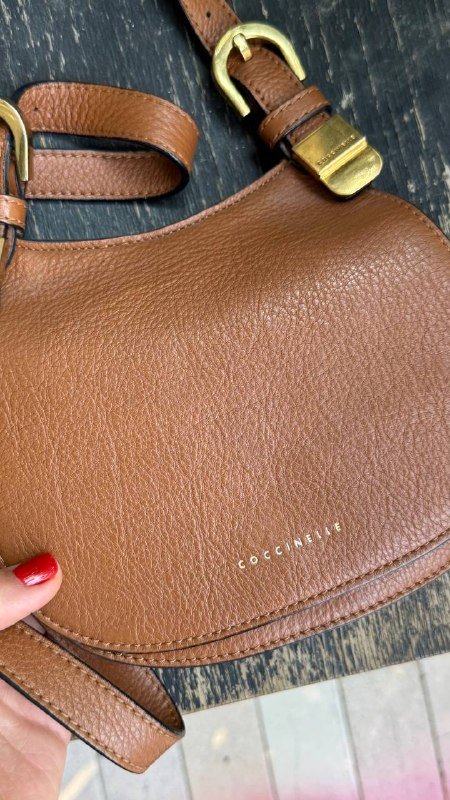 Сумка из натуральной кожи Coccinelle карамельного цвета 3