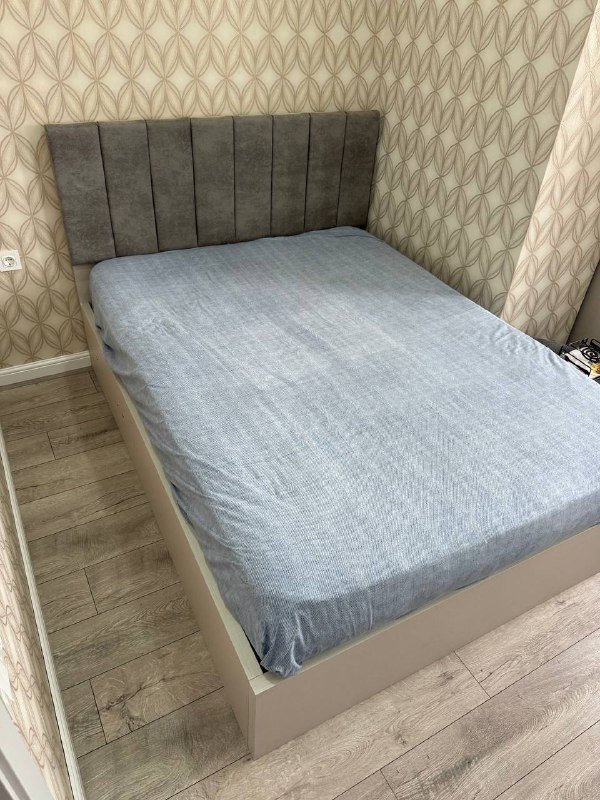 Кровать, тумбы, туалетный столик, шкаф 3