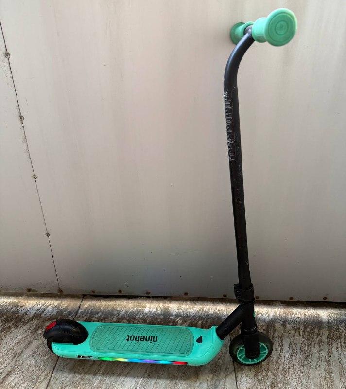 Детский электросамокат Ninebot eKickScooter ZING A6 2