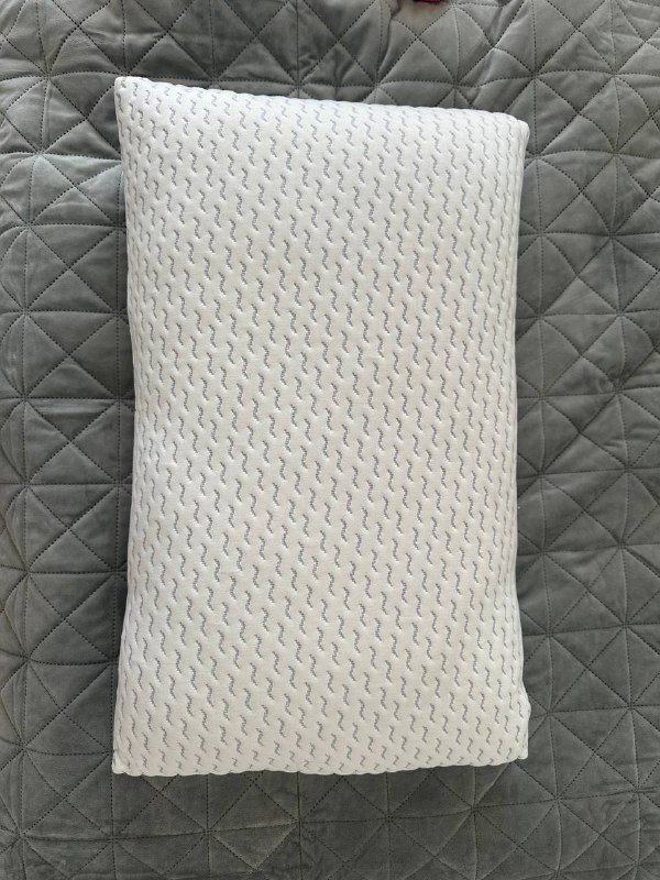 Ортопедическая подушка, стол, полка