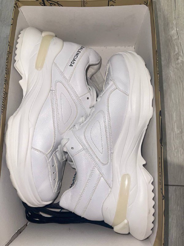 Кроссовки, ботинки, туфли, босоножки женские, куртки Zara 6