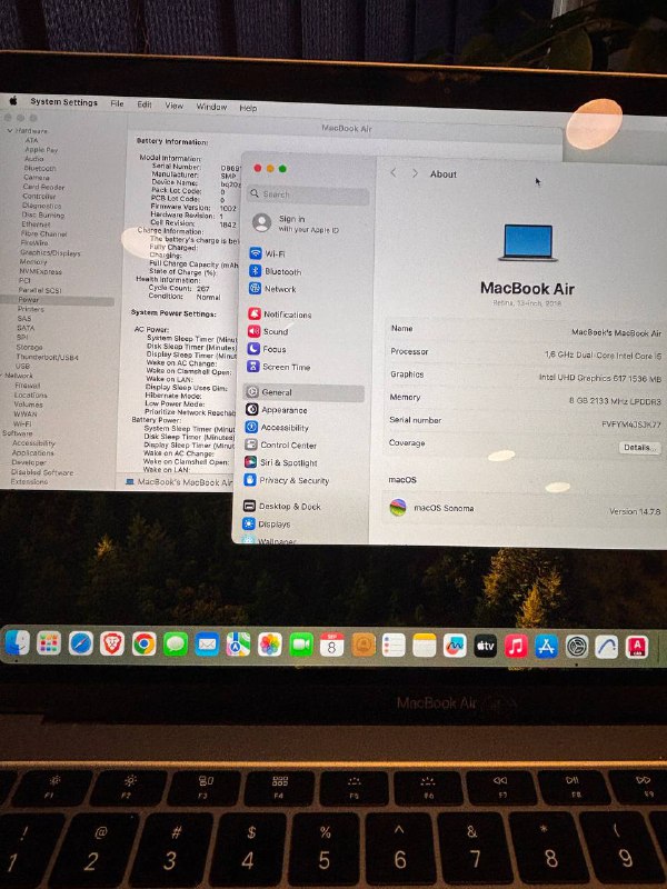 MacBook Air 2018 i5 8/128GB с треснутой рамкой 2