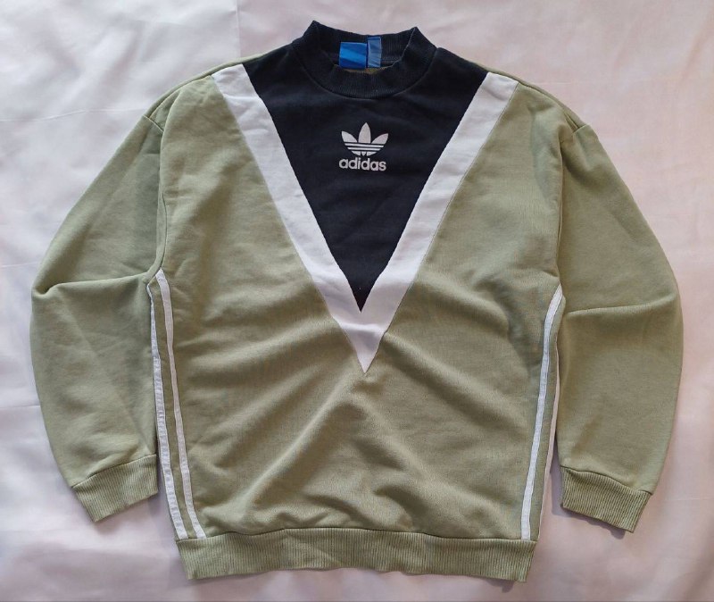 Куртка Champion, футболка Adidas, толстовка Adidas 3