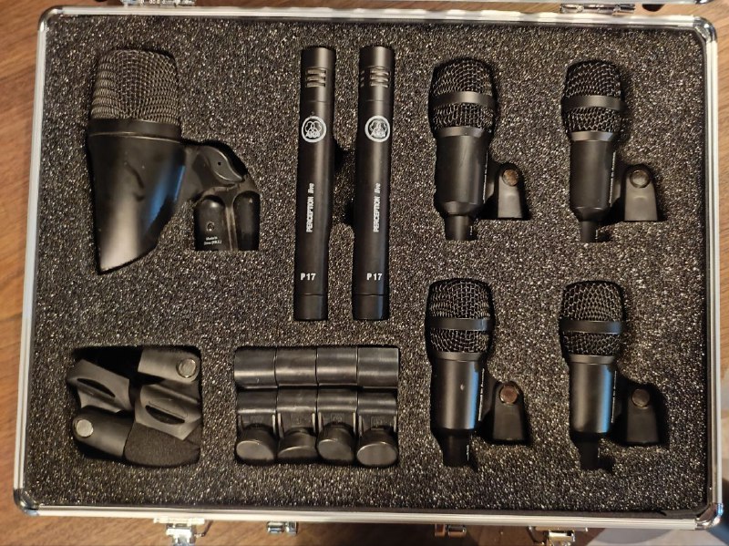 AKG drum set session, drum microphones