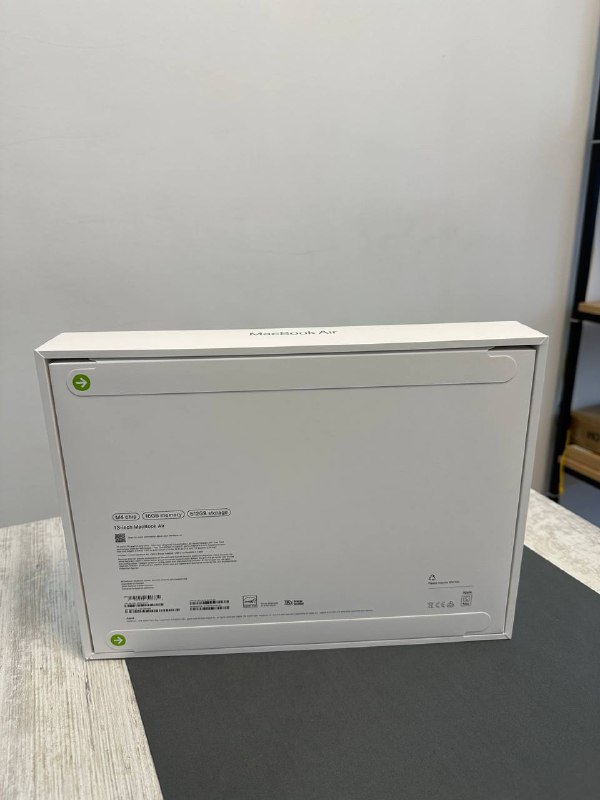 NEW Apple MacBook Air (13-inch, 2025) 2