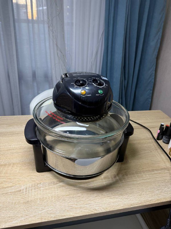 электрогриль, тарелки сервировочные, салатница, сковородка, вазы