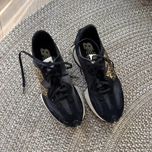New Balance sneakers with genuine suede, size 37
