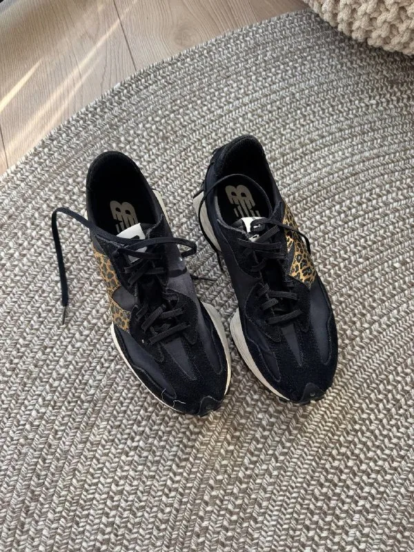 New Balance sneakers with genuine suede, size 37 1