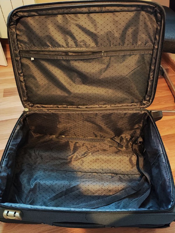 чемодан, стол 5