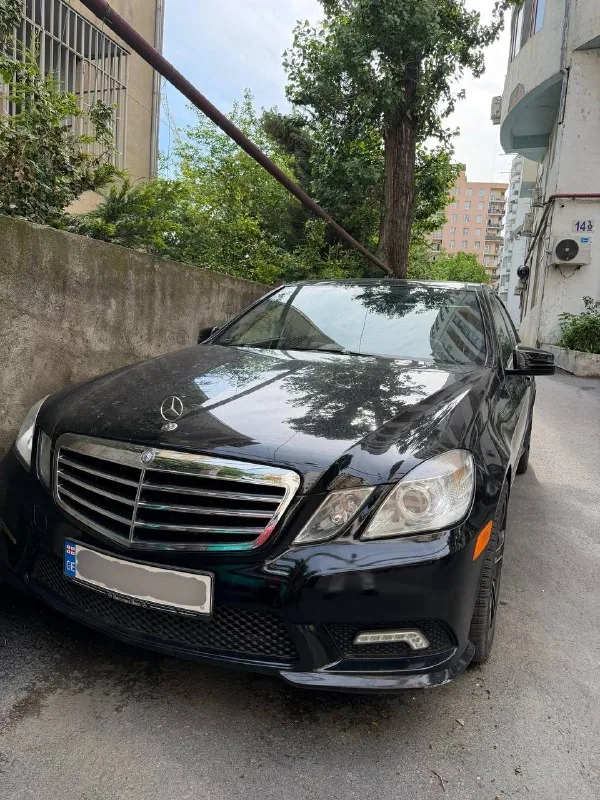 Mercedes Benz E350 AMG 2010 1