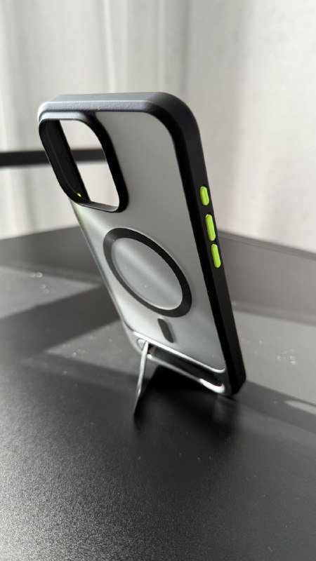 Чехол Torras для iPhone 16 Pro Max с подставкой 4