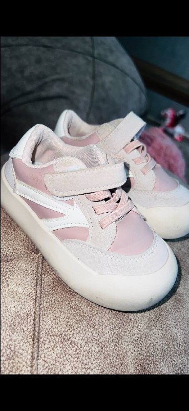 Игрушки и одежда для девочки