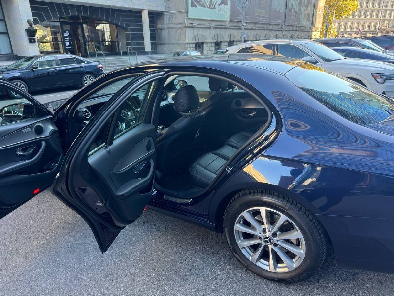 Mercedes-Benz E220d 2020 6