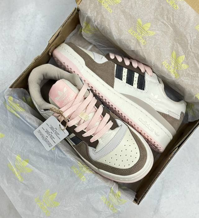 кроссовки adidas новые 3