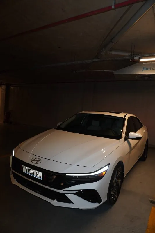 Hyundai Elantra 2025 Limited Hybrid 1