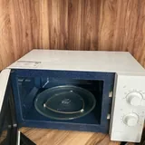 Личные вещи, микроволновка, чайник, кастрюли, лежанка для кота 3