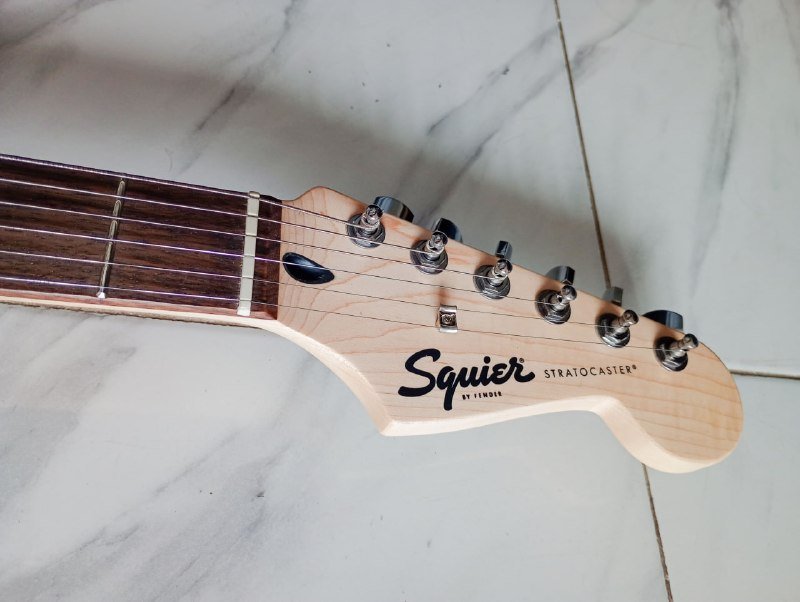 Fender Squire Sonic Stratocaster electric guitar 5