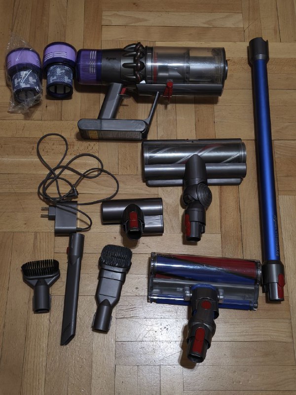 Пылесос Dyson v11 с аксессуарами