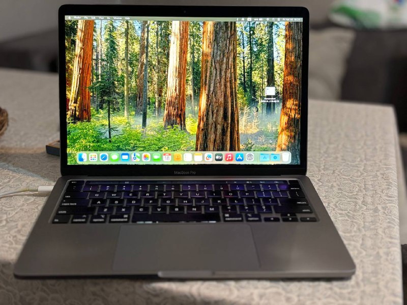 MacBook Pro 2020, 8/500GB, good condition