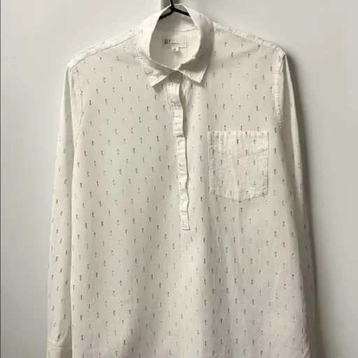 Белая женская рубашка GAP