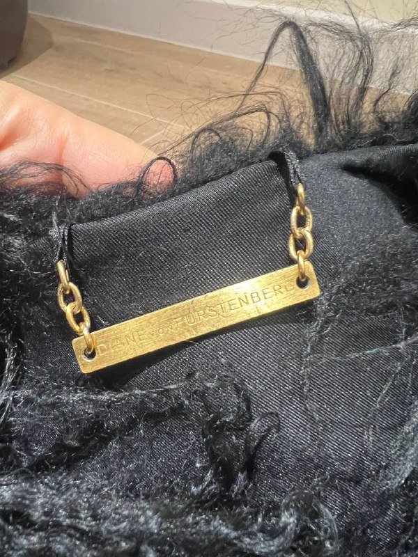 Жилет из натурального меха ламы Diane Von Furstenberg DVF 3