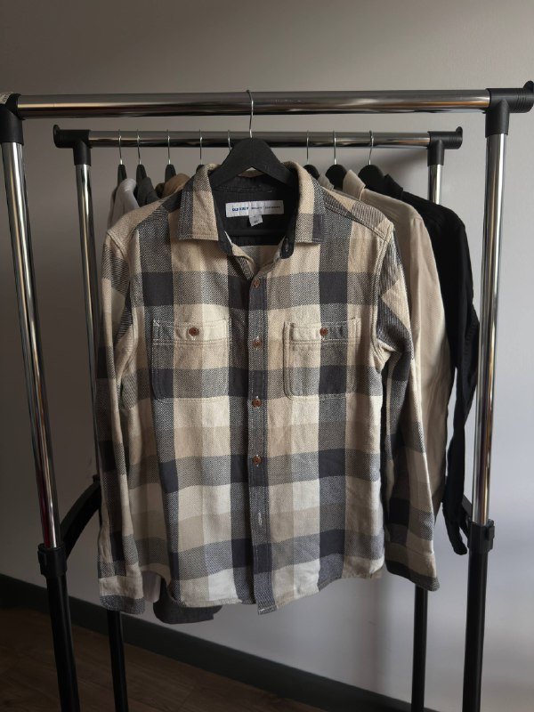 Рубашка Wrangler, пиджаки Louis Purple, GAP, рубашки и куртки Zara, штаны Puma 6