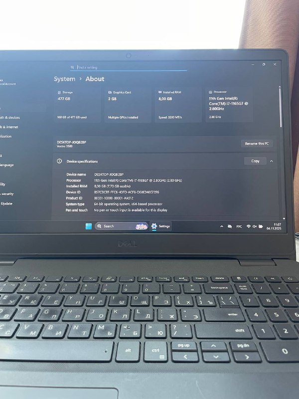 Ноутбук Dell с зарядкой и игровой мышкой 4