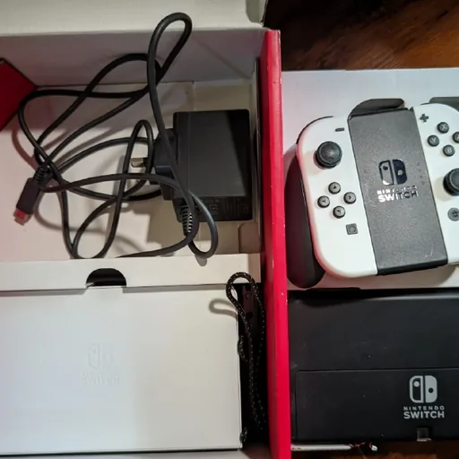Джойконы, док-станция и зарядный блок Nintendo Switch
